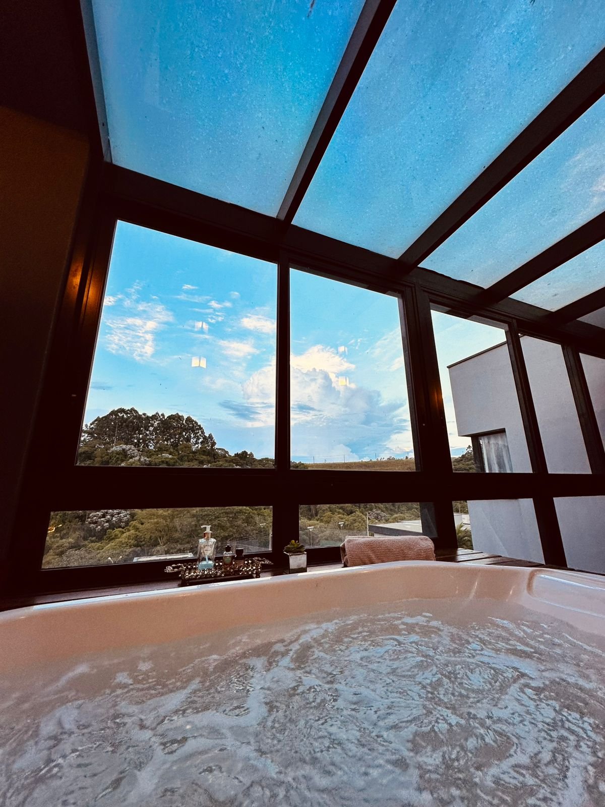 Jacuzzi com vista para a mata
